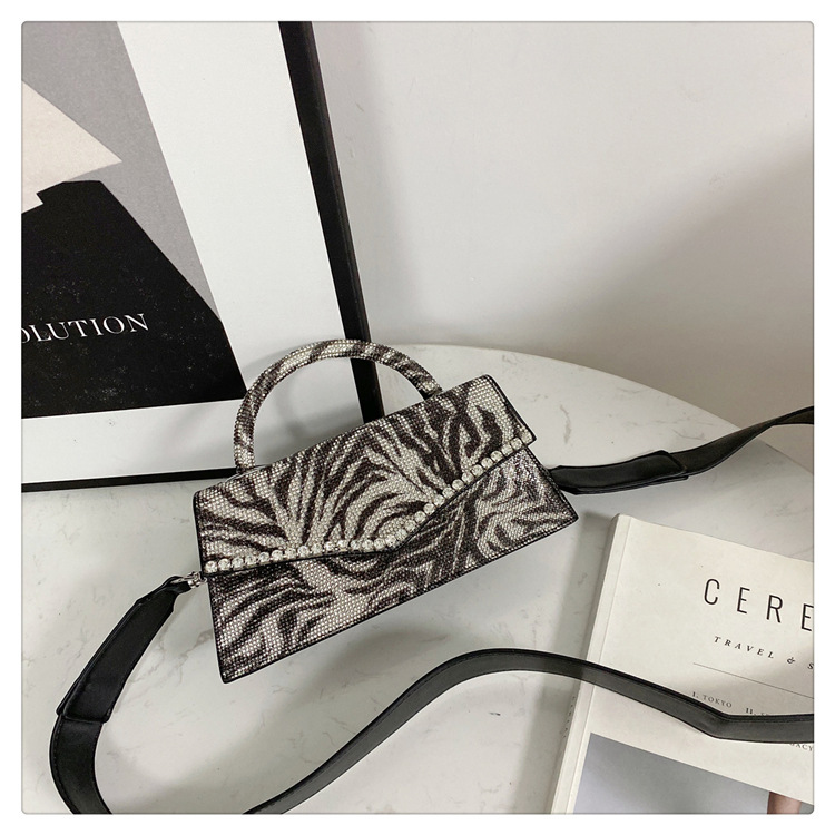 Luxury Leopard Diamonds Handbags - Image 4