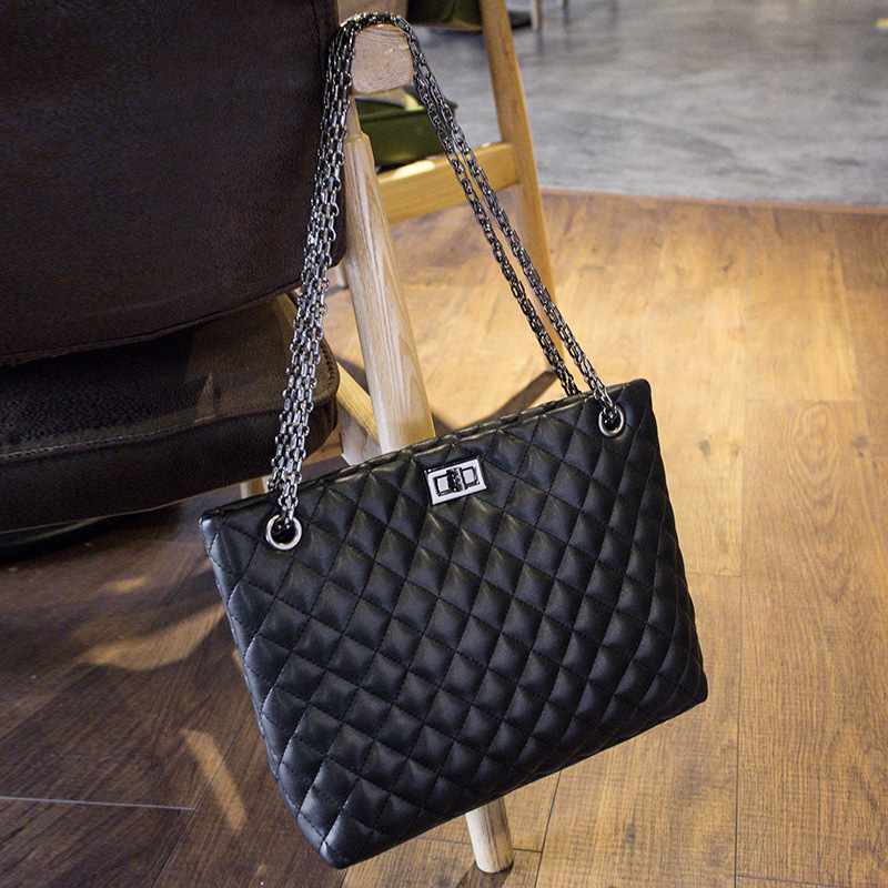 Slung Rhombic Chain Handbag