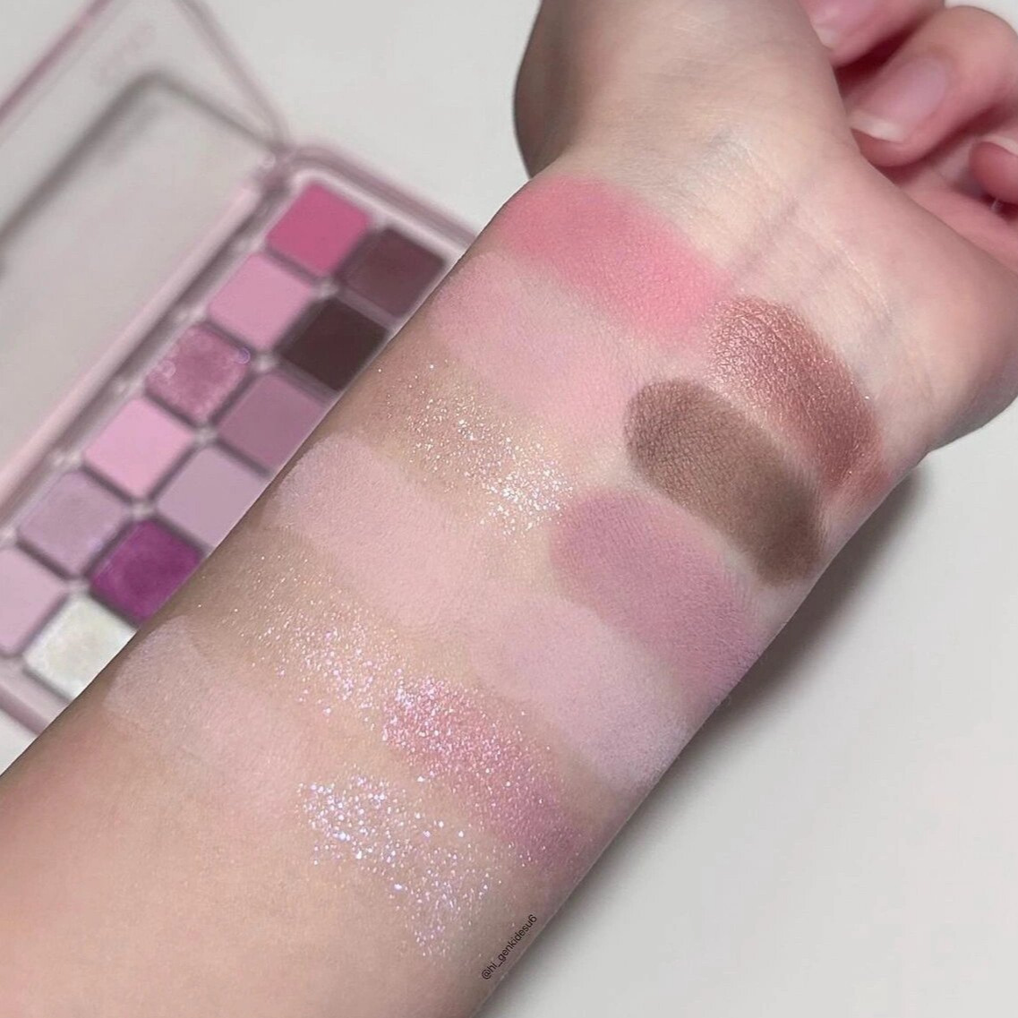 Versatile 12 Colors Eye Shadow Plate - Image 5