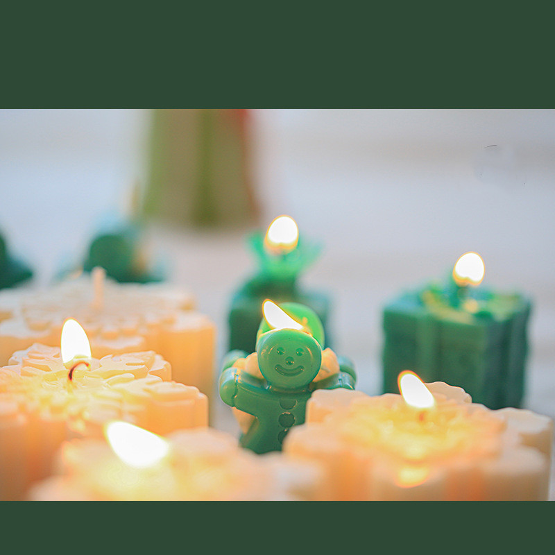 Snowflake Gingerbread Man Scented Candle - Image 6