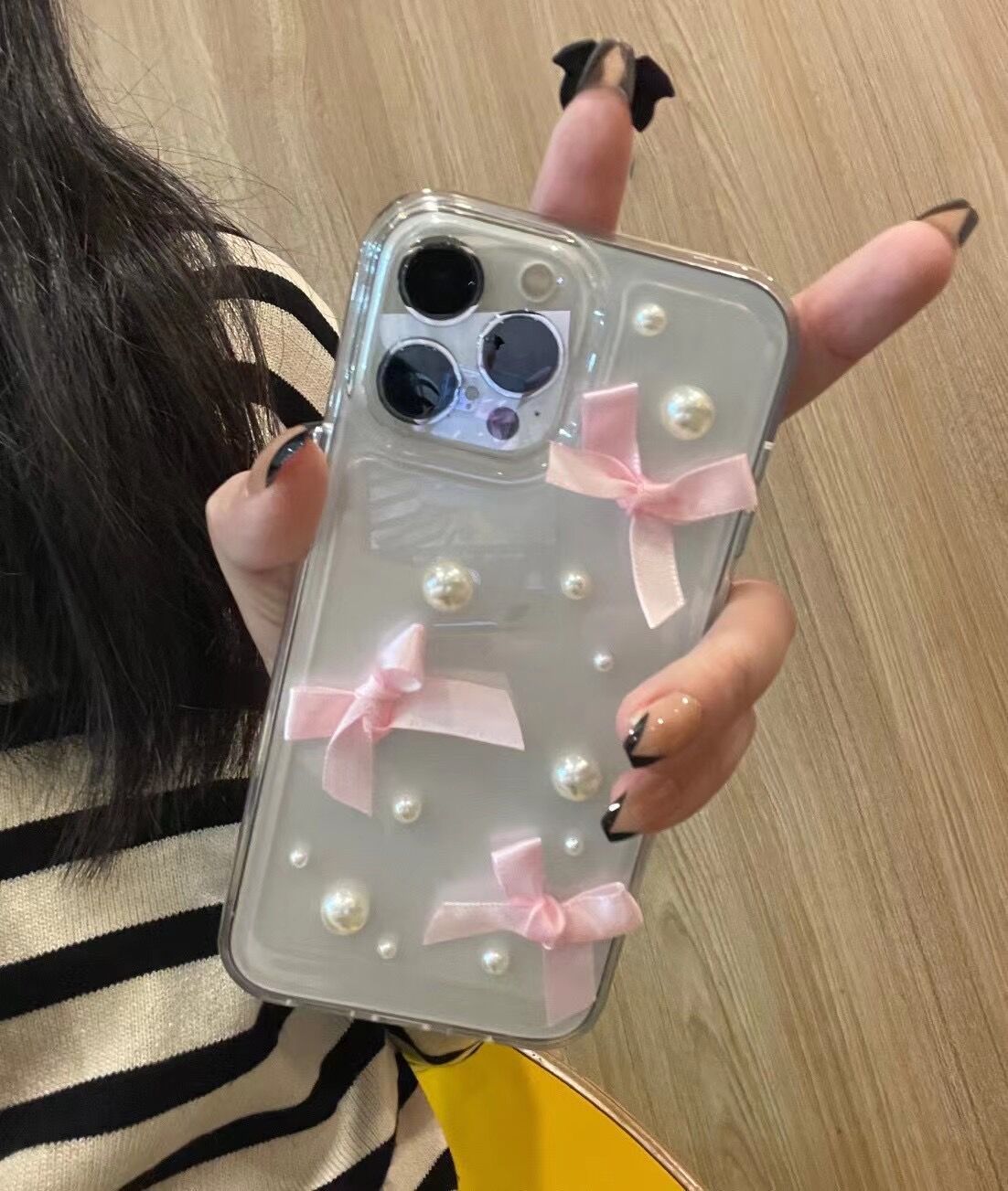 Transparent 3D Pearl Bow Phone Case - Image 2