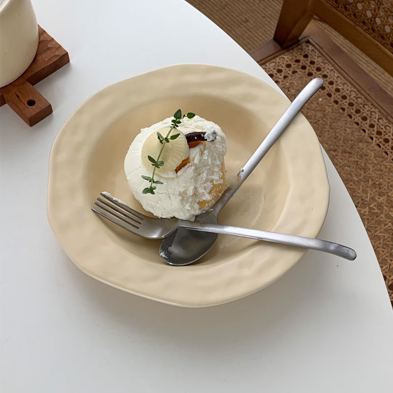 Irregular Hand-Squeezed Matte Tableware - Image 9