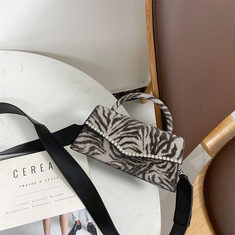 Luxury Leopard Diamonds Handbags - Image 3