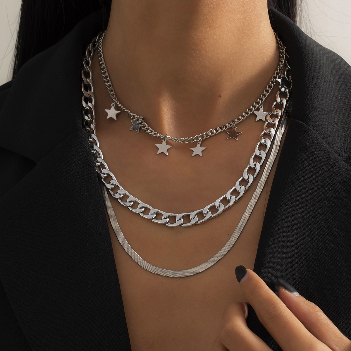 Multilayer Star Choker Necklace - Image 3