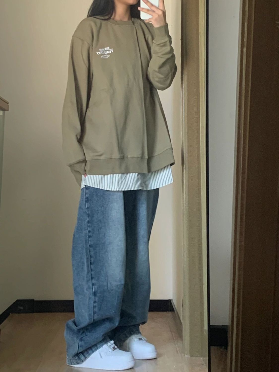 Plus Size High Waist Wide Leg Jeans - Image 10