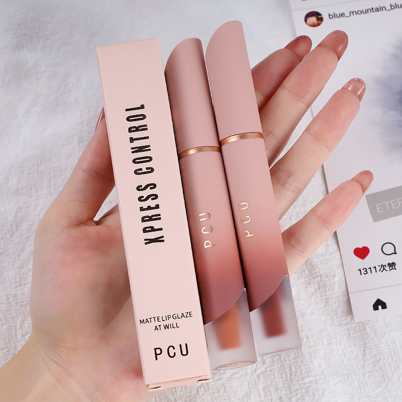 Non-Stick White Matte Lip And Cheek Blush - Image 9