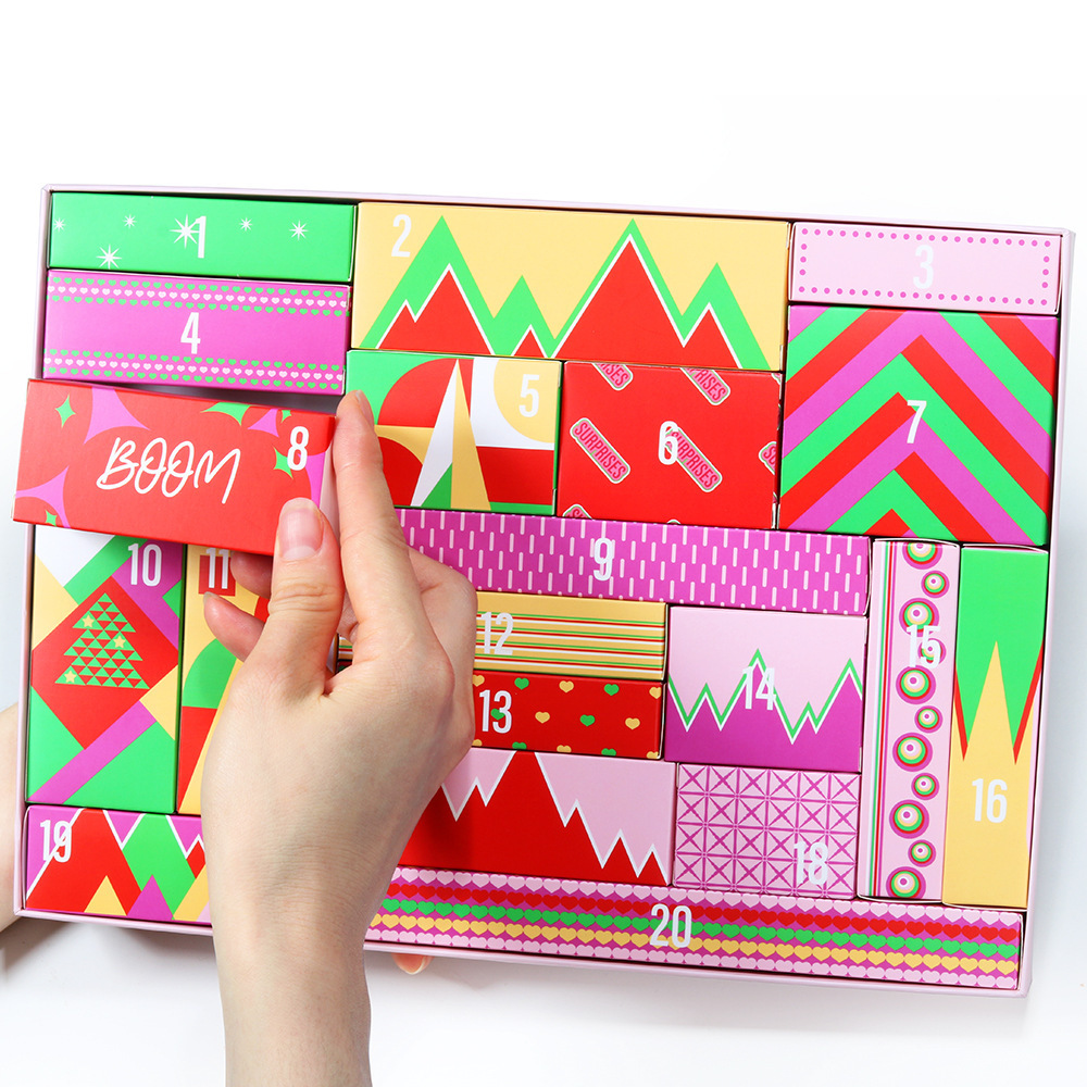Holiday Lipstick Eye Shadow Gift Box Set - Image 3