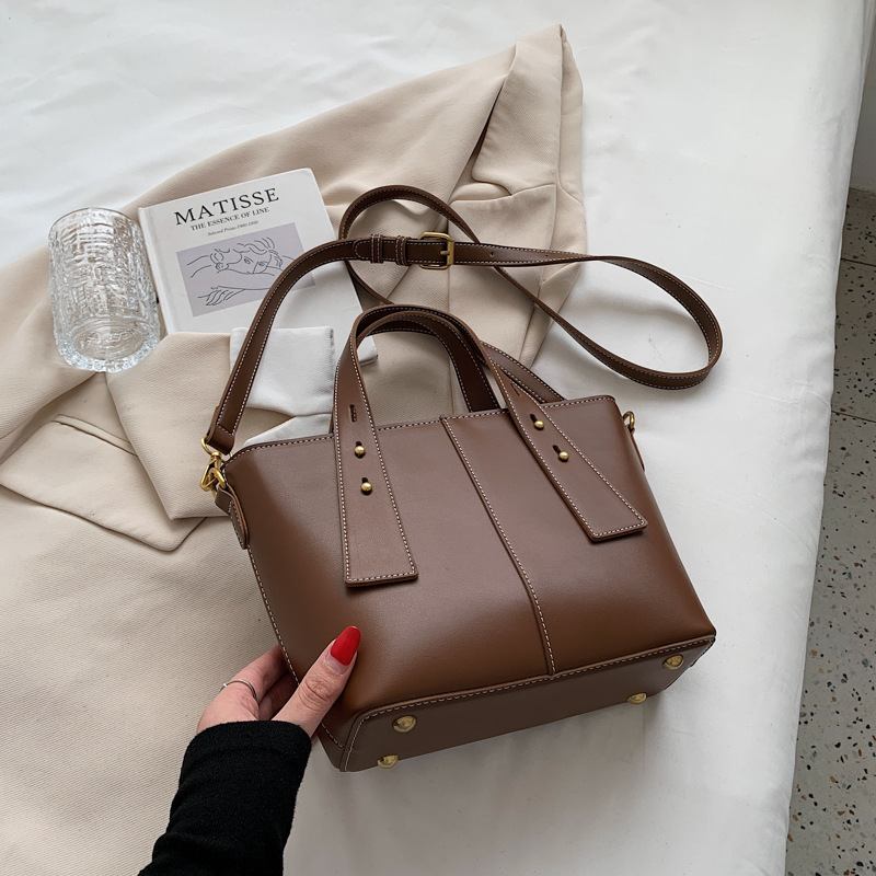Retro Texture Handbag - Image 4