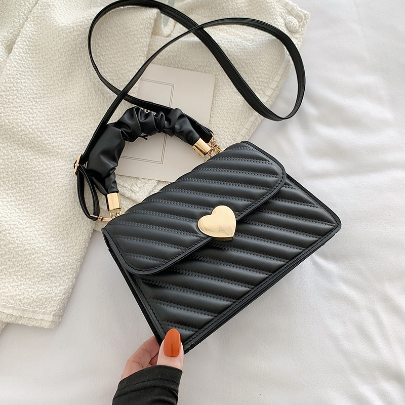Women Chain Shoulder Bags With Love Metal - Image 9