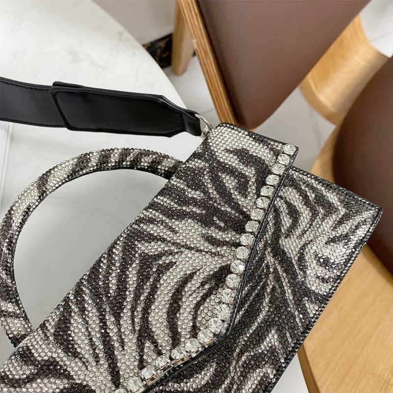 Luxury Leopard Diamonds Handbags - Image 2