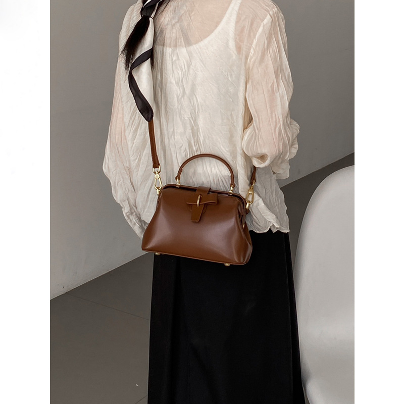 Luxury Fashion Cowhide Handbag - Image 9