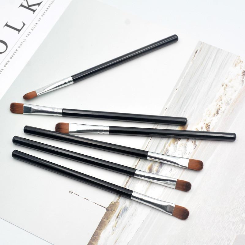 Portable Single Makeup Eye Shadow Brush
