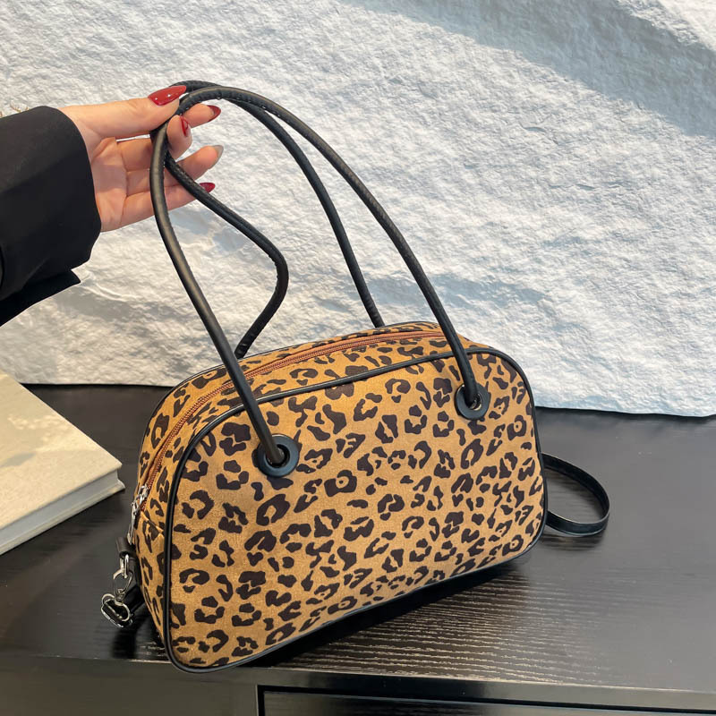 Vintage Leopard Print Bowling Handbag - Image 7