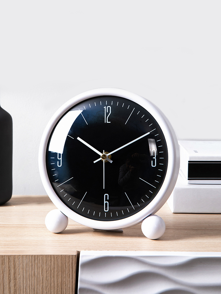 Modern And Minimalist Desk Clocks - Image 2