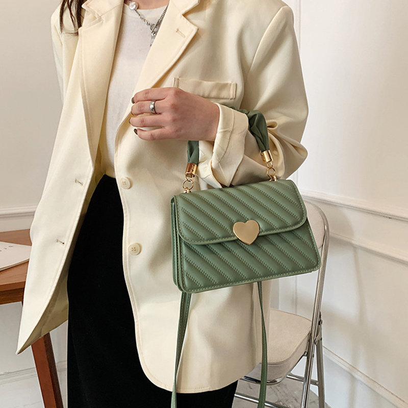Women Chain Shoulder Bags With Love Metal - Image 6