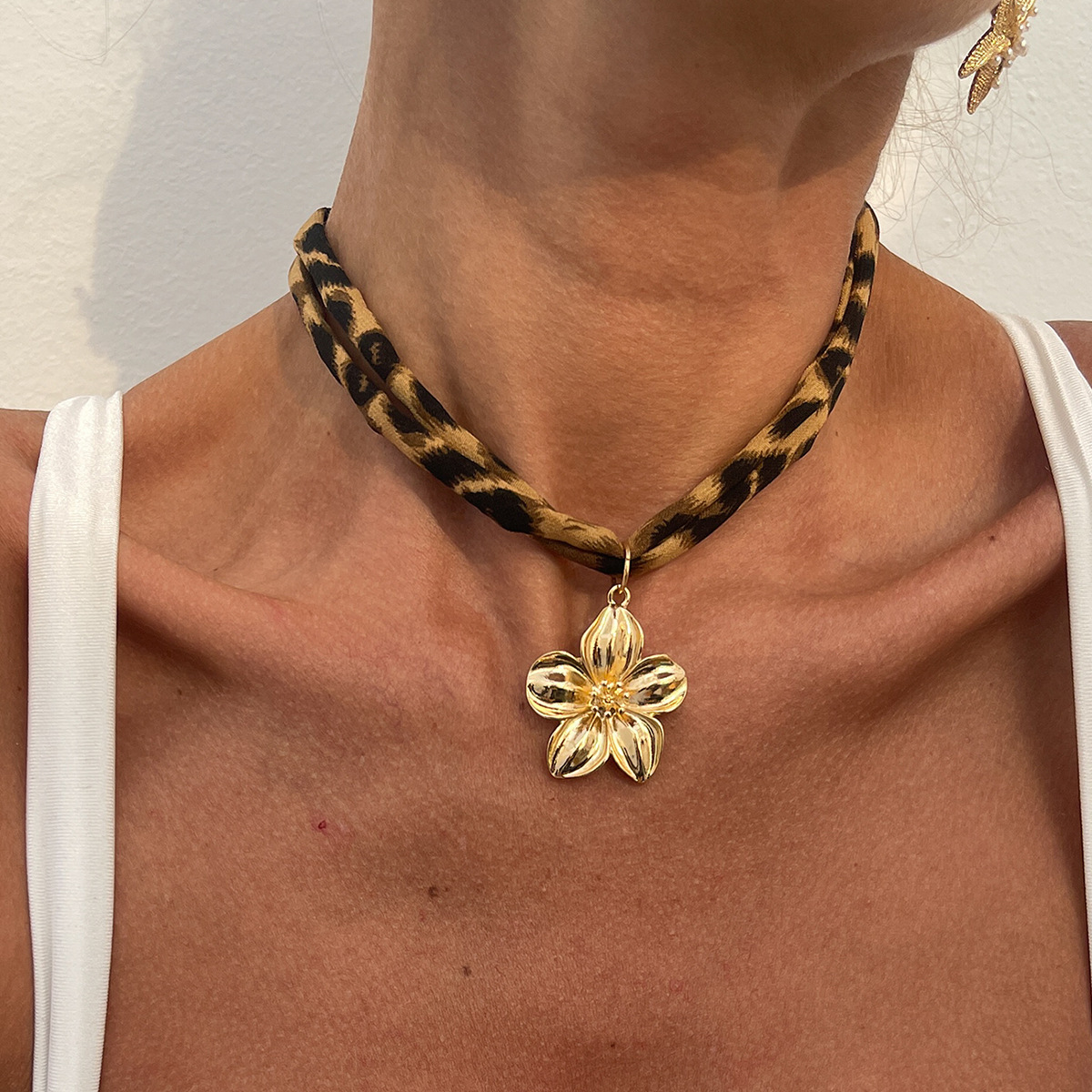 Conch Starfish Pendant Clavicle Necklace