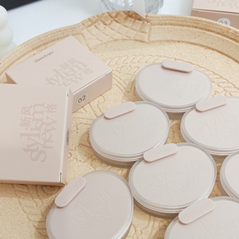 Low Saturation Blush Powder - Image 10