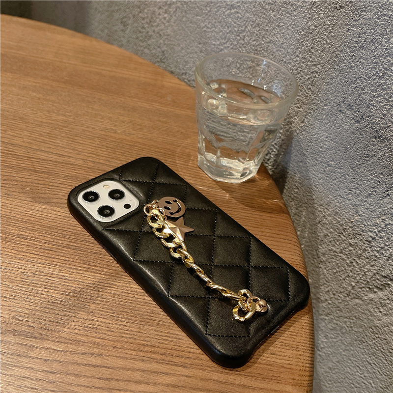 Simple Diamond Chain Phone Case - Image 6