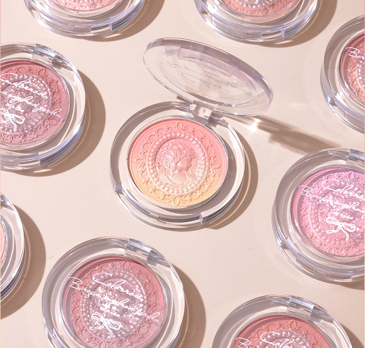 Natural Nude Gradient Embossed Blush