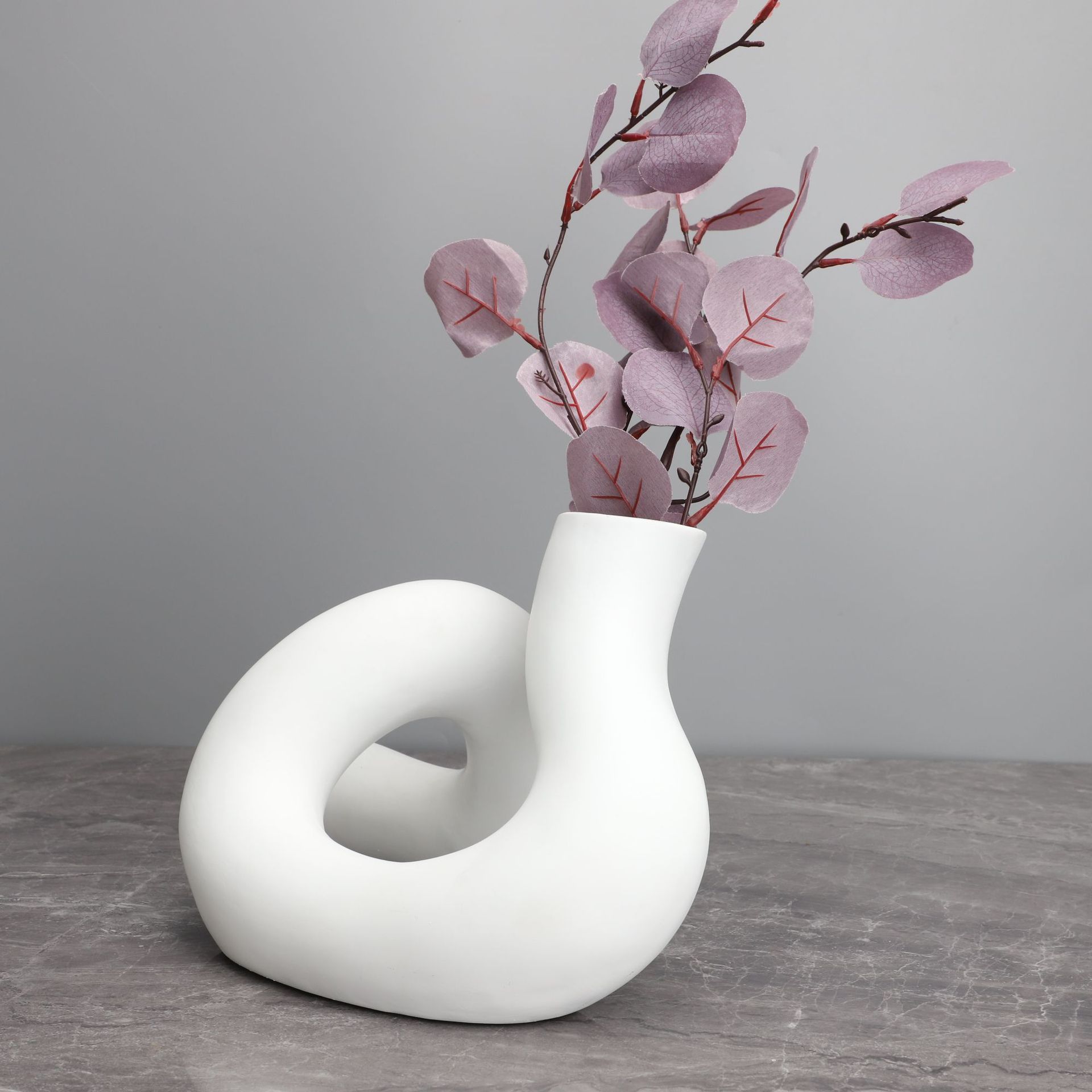 Curved Resin Flower Serpentine Vase