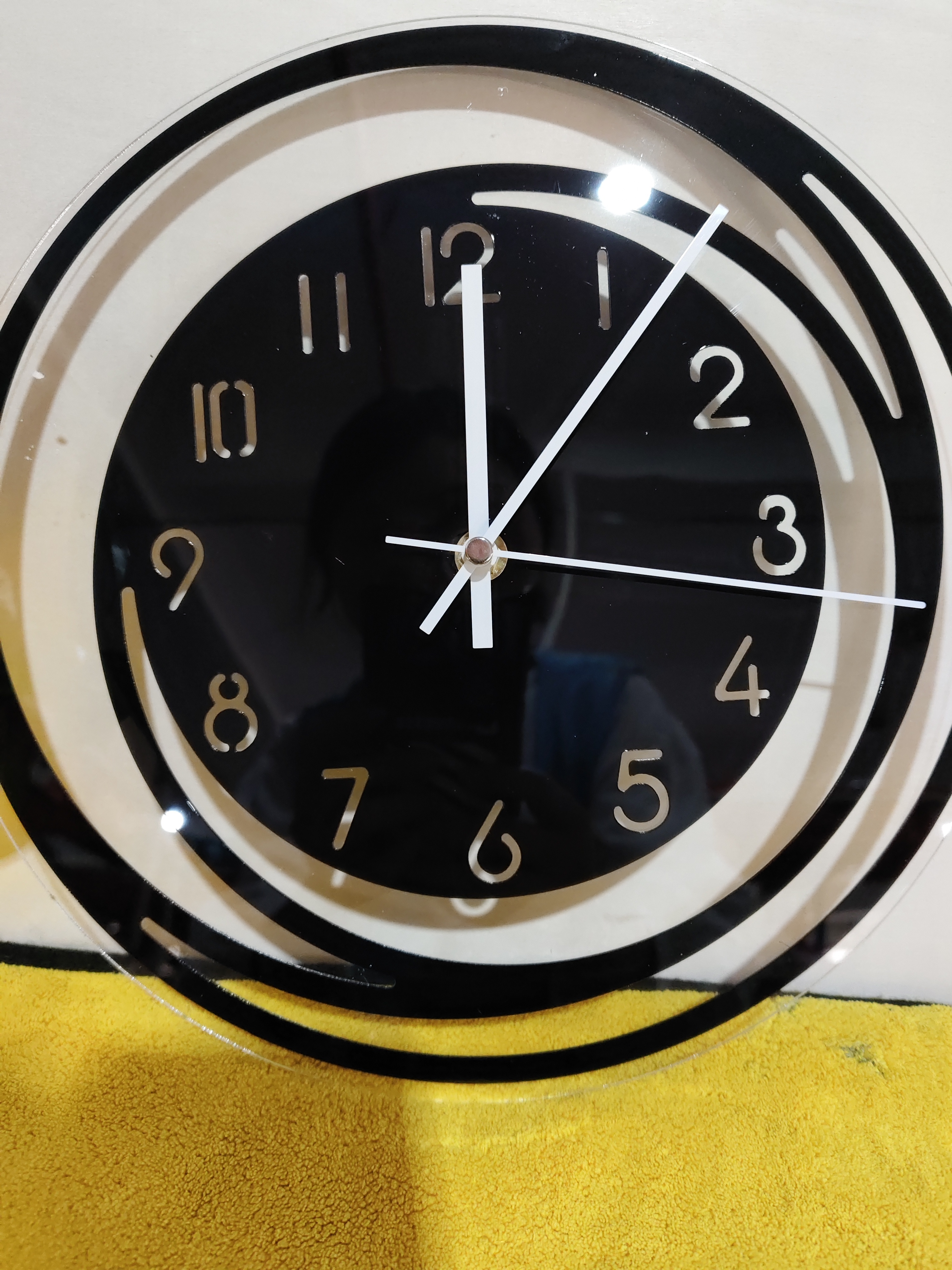 Minimalist Nordic Transparent Silent Clock - Image 3