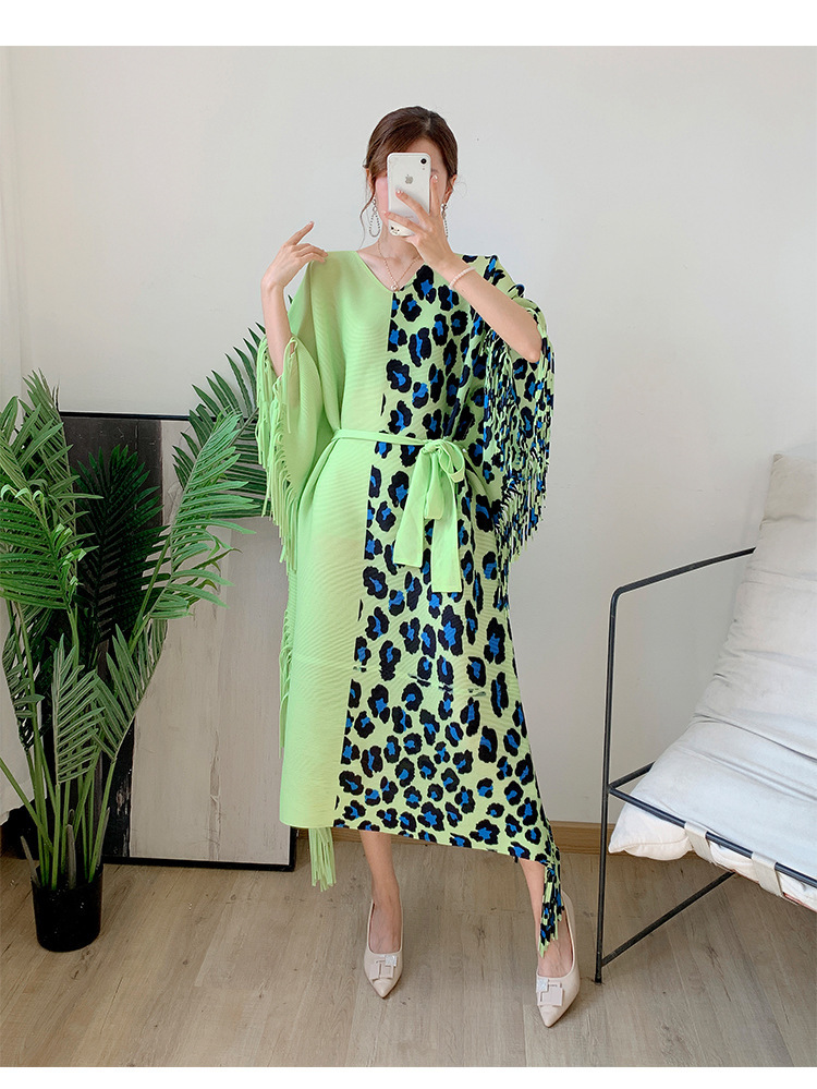 Women's Leopard Print Pleated Color-matching Dress - Image 2