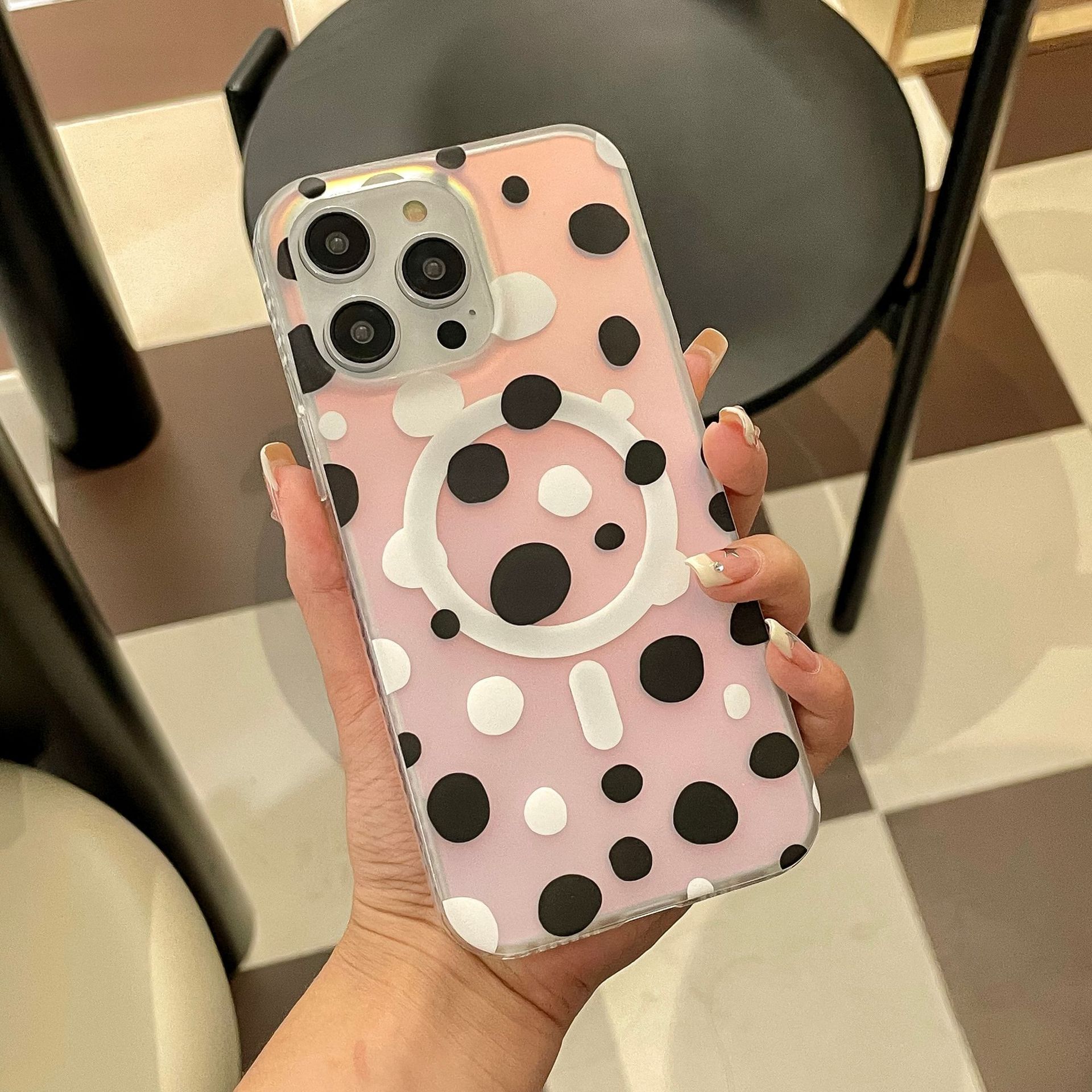 Magnetic Wave Point Phone Case - Image 3