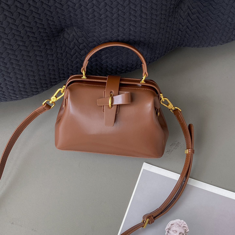 Luxury Fashion Cowhide Handbag - Image 7