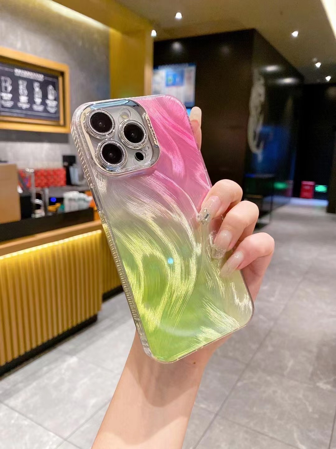 Women's Gradient Drop-Resistant Lens Phone Case - Image 5