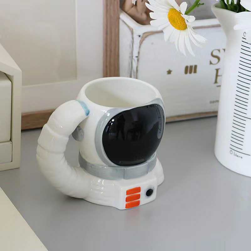Large Capacity Astronaut Ceramic Cup
