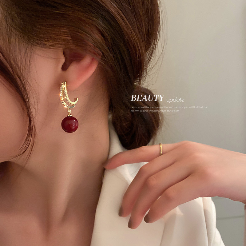Light Luxury High-End Temperament Earrings - Image 6