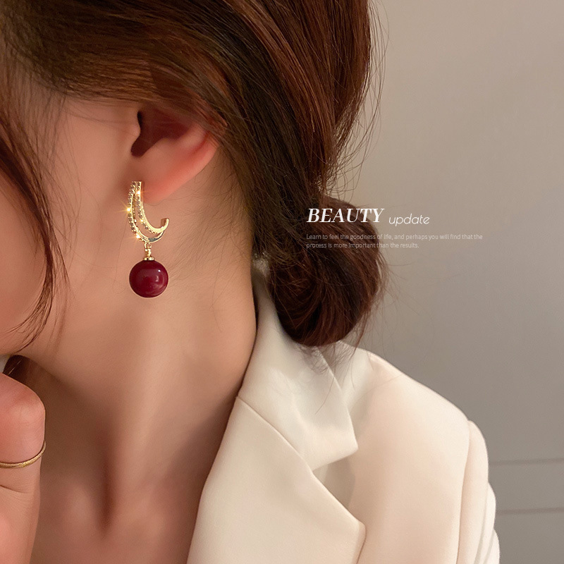 Light Luxury High-End Temperament Earrings - Image 2
