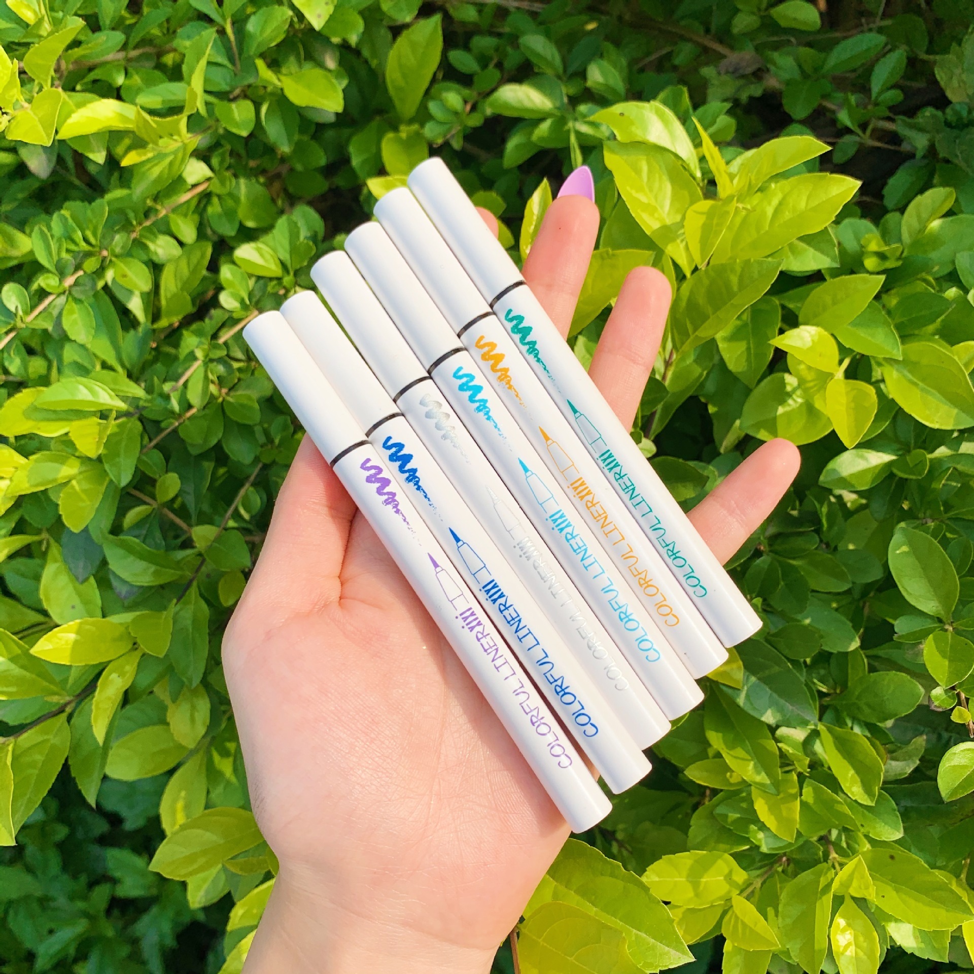 White Stick Extra-Fine Color Eyeliner - Image 2