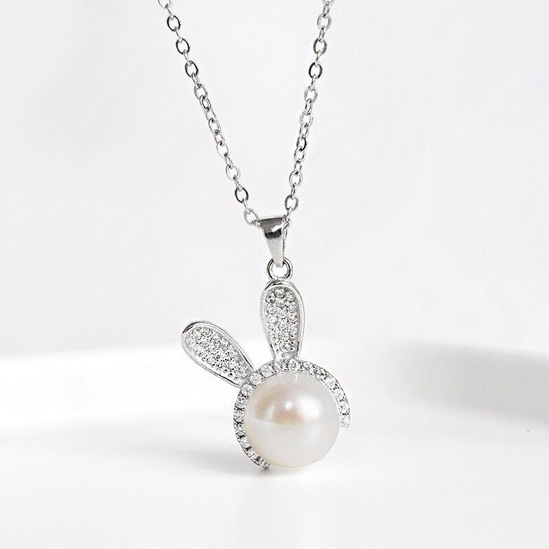 Luxury Cute Rabbit With Pearl Pendant