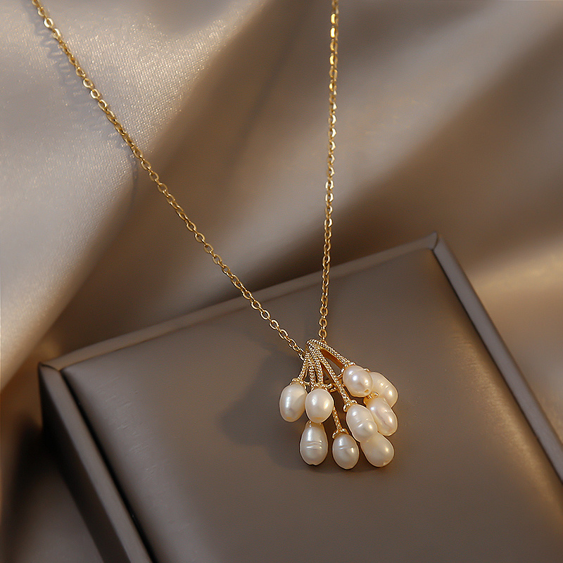 Female Bail Of Grapes Necklace