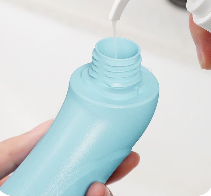 Hand-Held Pet Shower Grooming Brush - Image 5