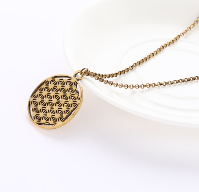Geometric Alloy Pendant Necklace - Image 4