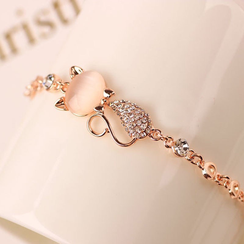 Alloy Cat with Diamond Bracelet