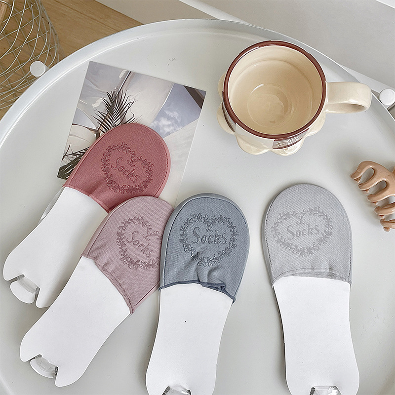 Women Cotton Ice Silk Boat Socks - Image 9