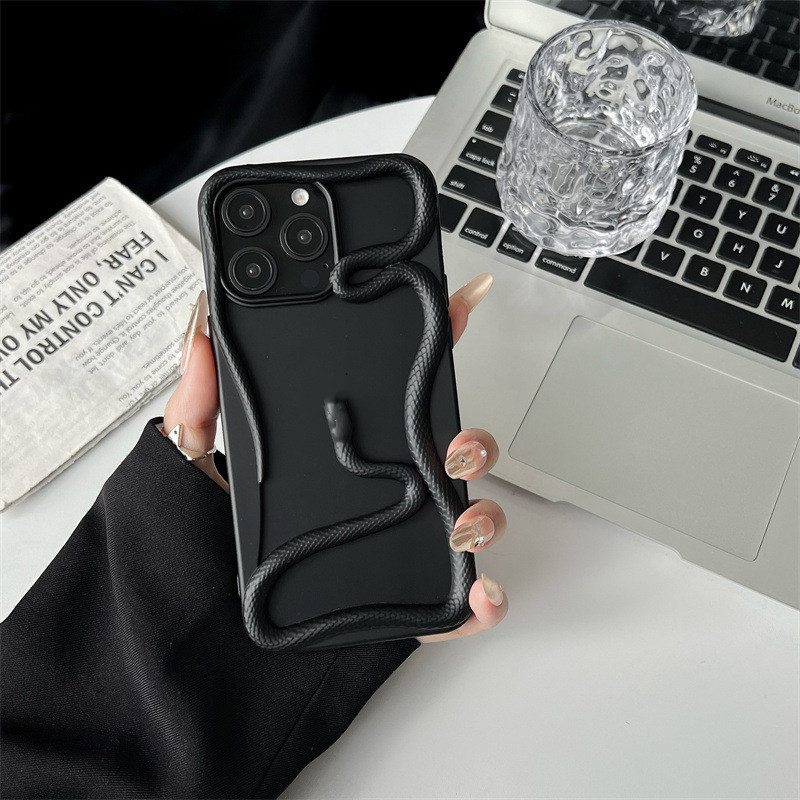 Electroplated Glossy Hollow Snake Phone Case - Image 7