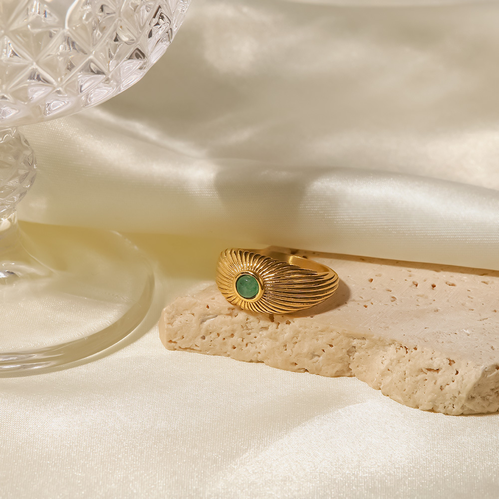 Women's French Vintage Style Ring - Image 5
