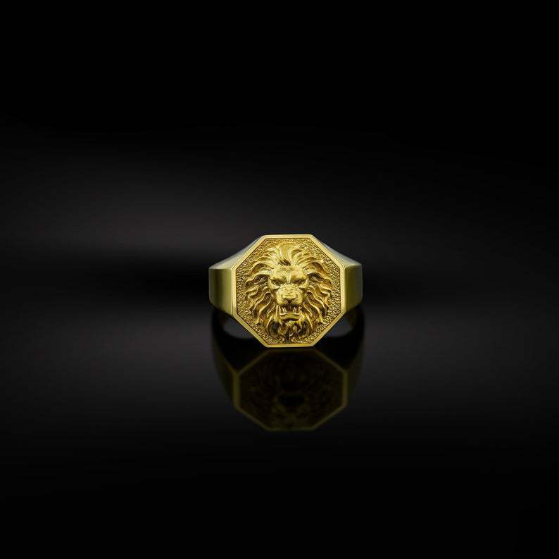 18K Gold Vintage Thumb Ring For Men - Image 2