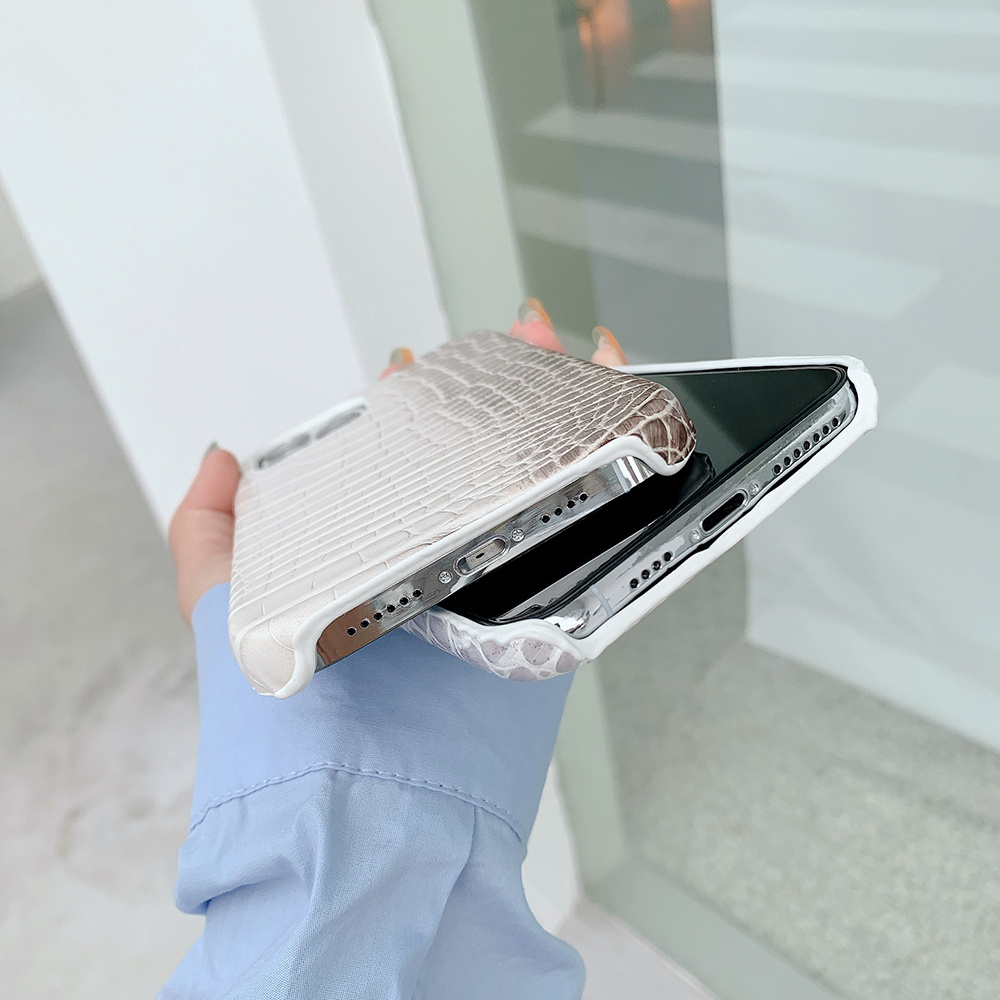 Gradient Crocodile-Print Leather Phone Case - Image 4