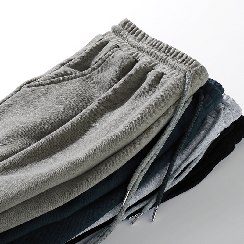 Solid Color Men's Knit Trousers With Small Feet - Image 4