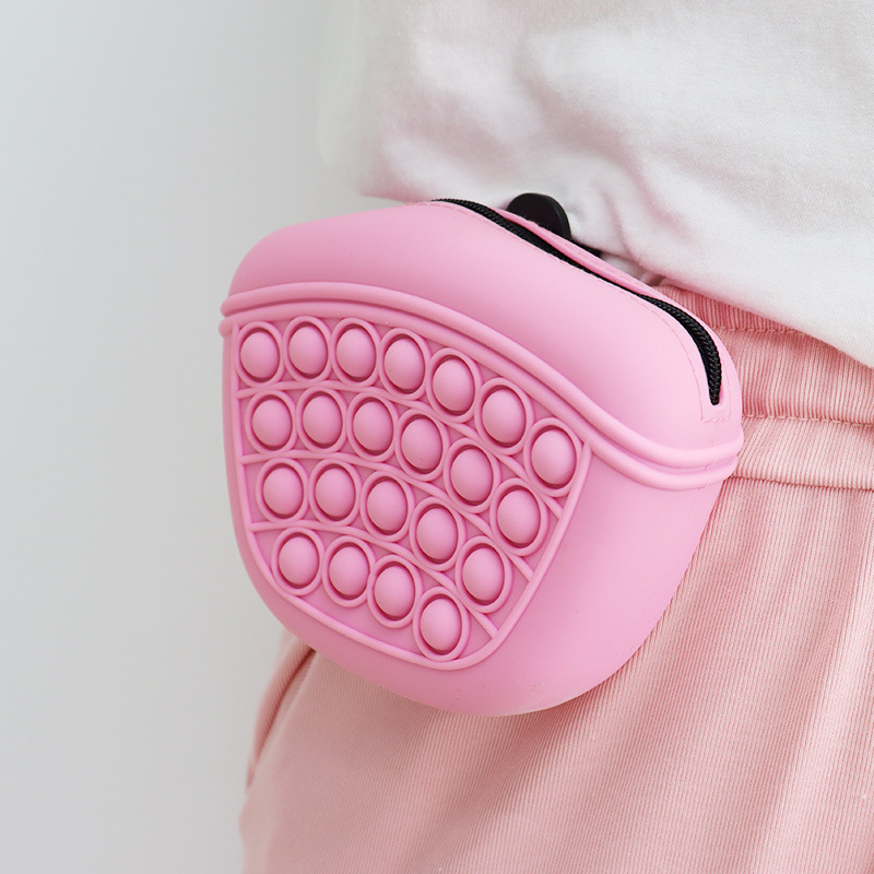 Silicone Treat Pouch Pet Training Bag - Image 5