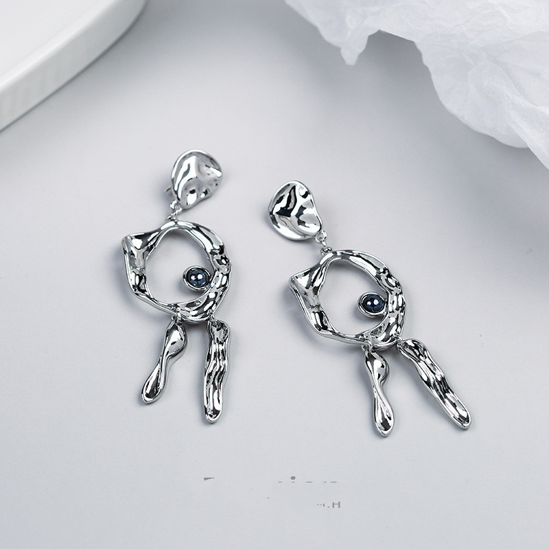 Retro Exaggerated Earrings For Women - Image 3