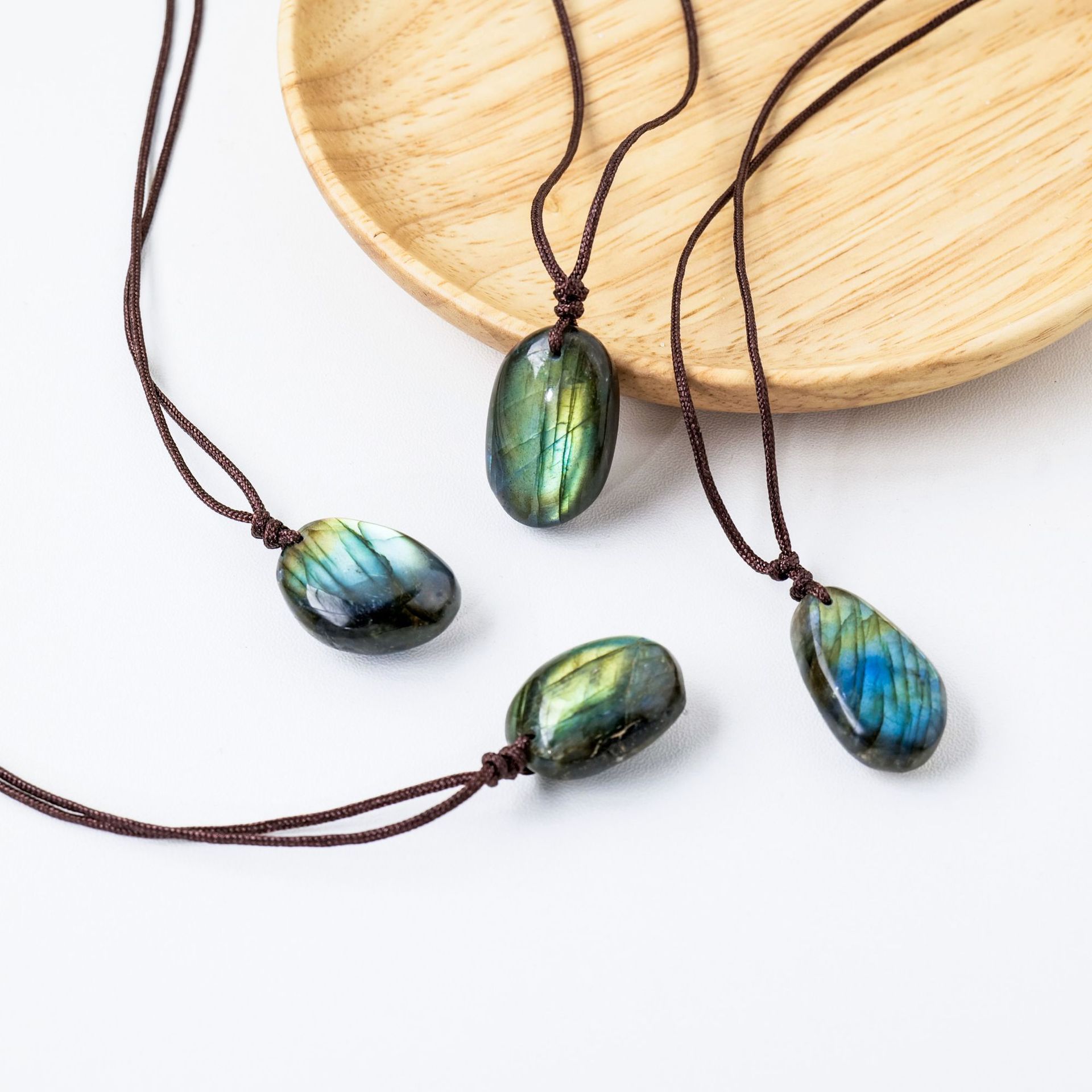 Simple Crystal Fashion Necklace