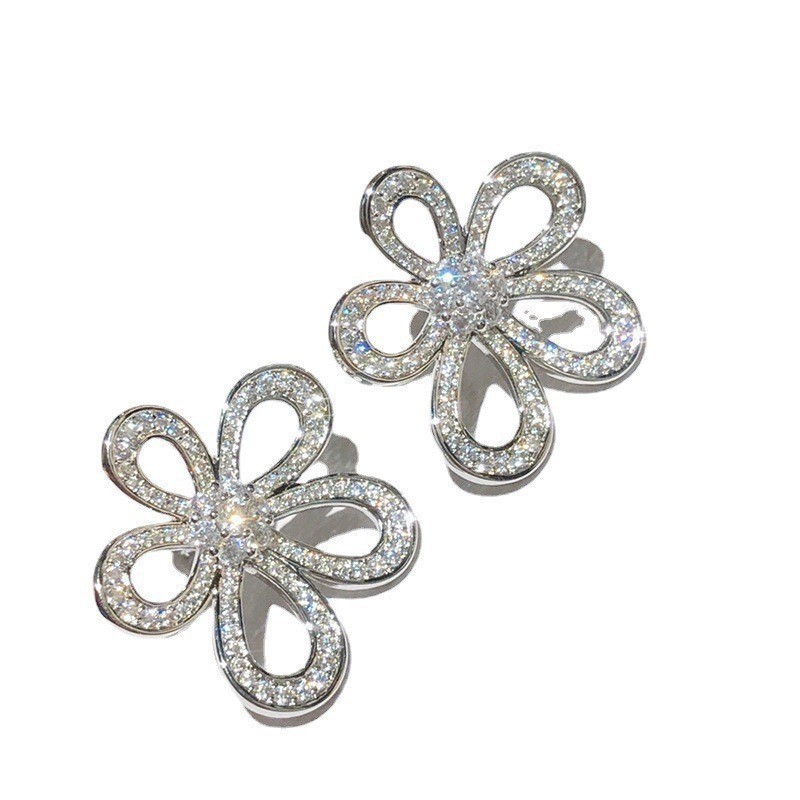 Hollow Sunflower Earrings For Women - Image 6
