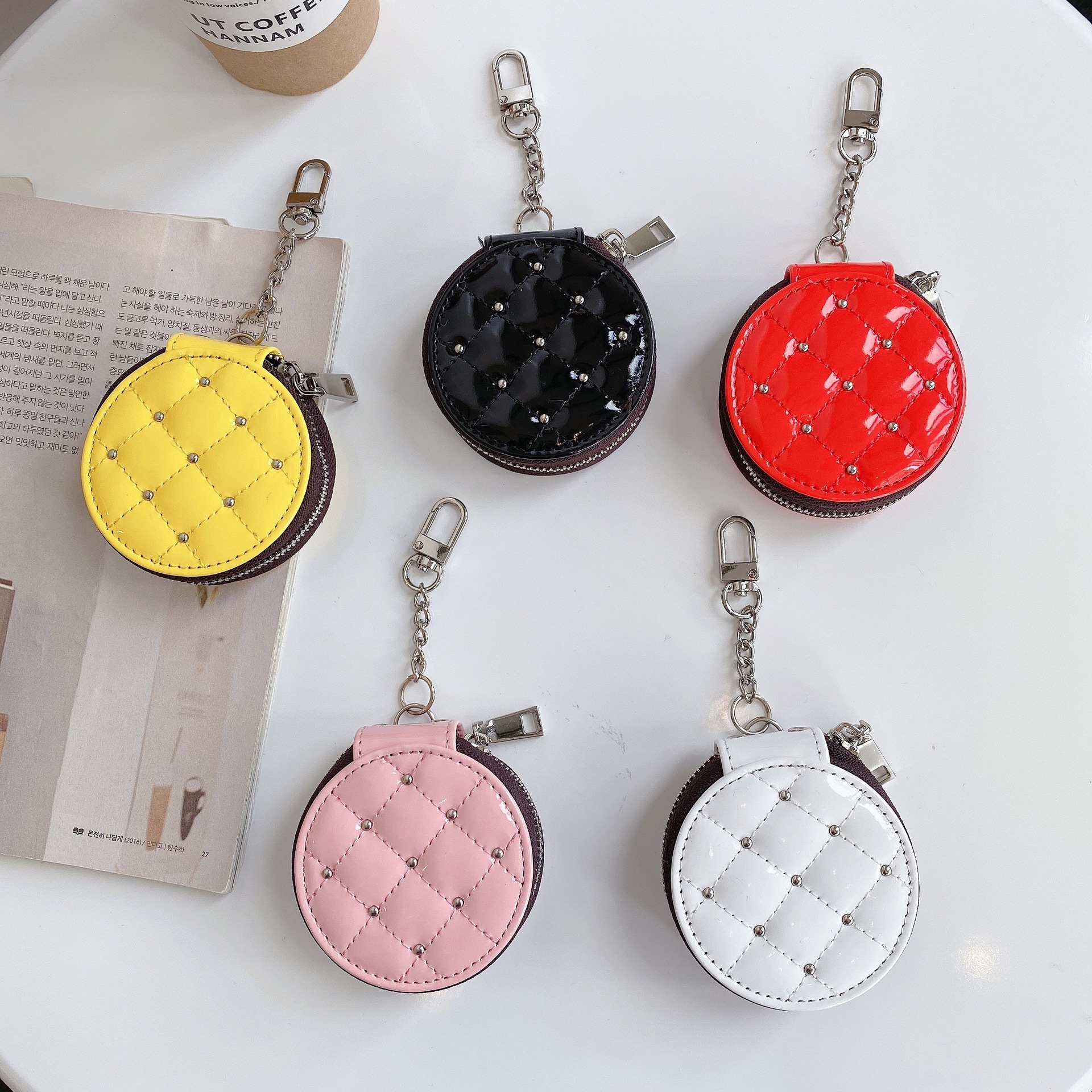 Rivet Rhombus Chain Leather Earphone Case