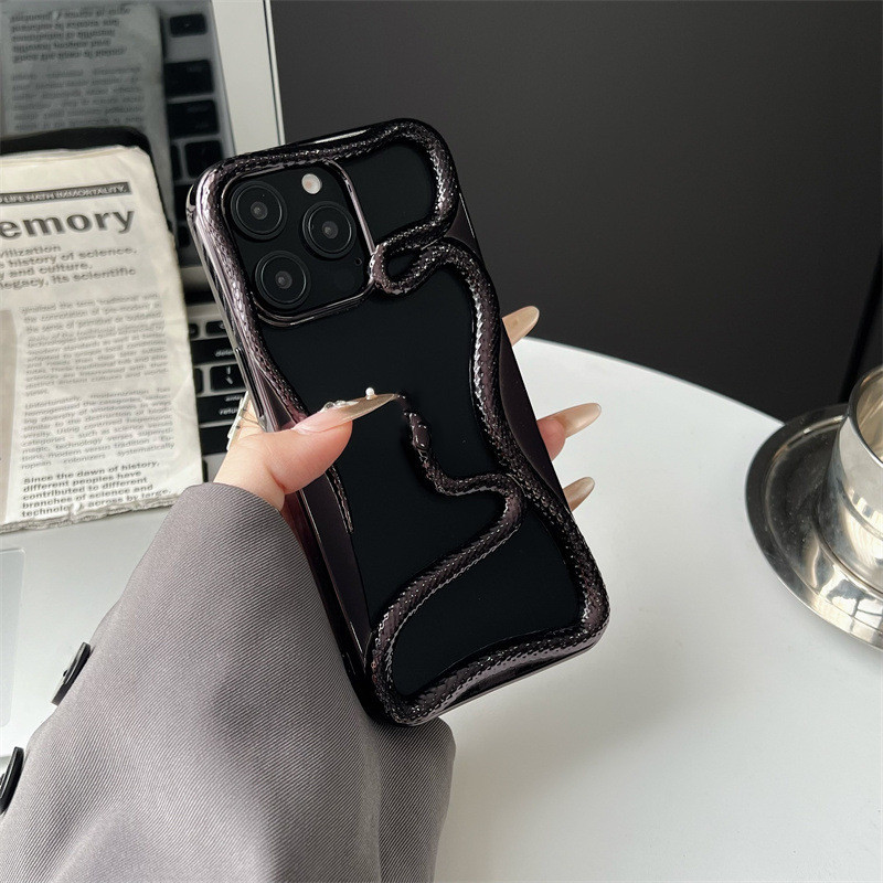 Electroplated Glossy Hollow Snake Phone Case - Image 9